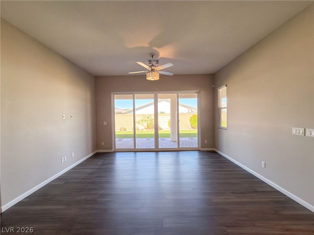 Photo 3 of 10138 Tamberlaine Avenue