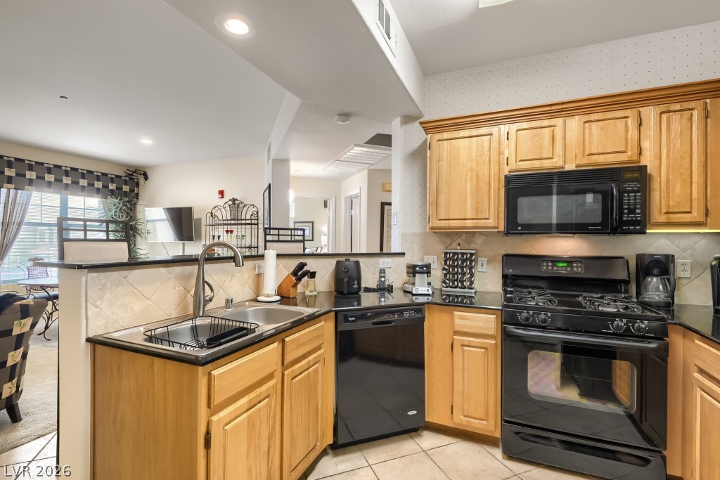 Photo 8 of 17, 5855 Valley Drive #2121