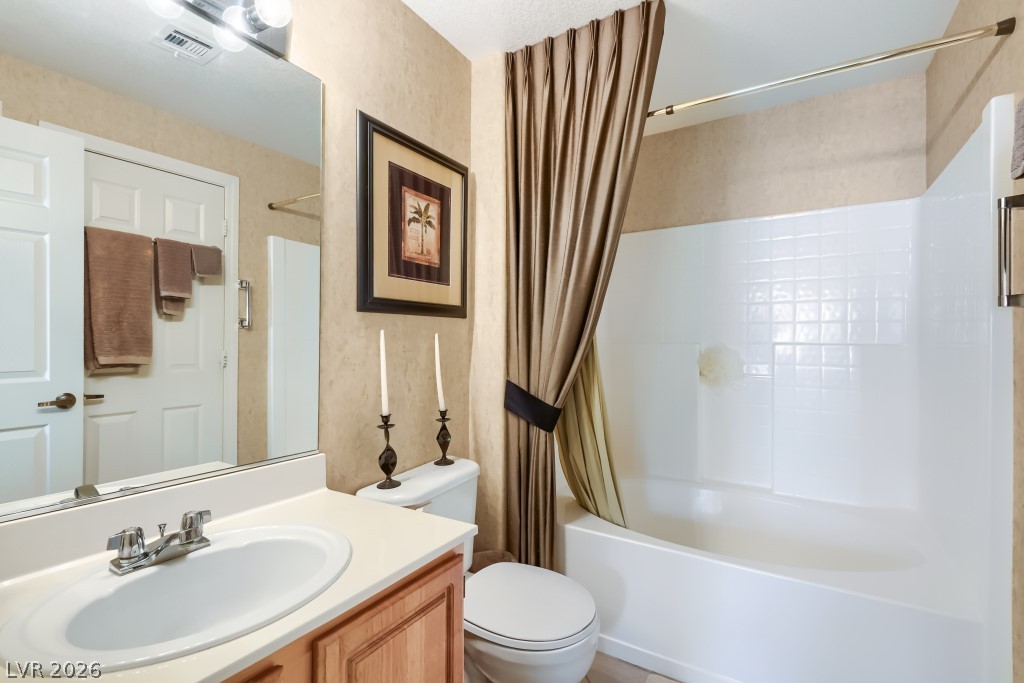 Photo 12 of 17, 5855 Valley Drive #2121