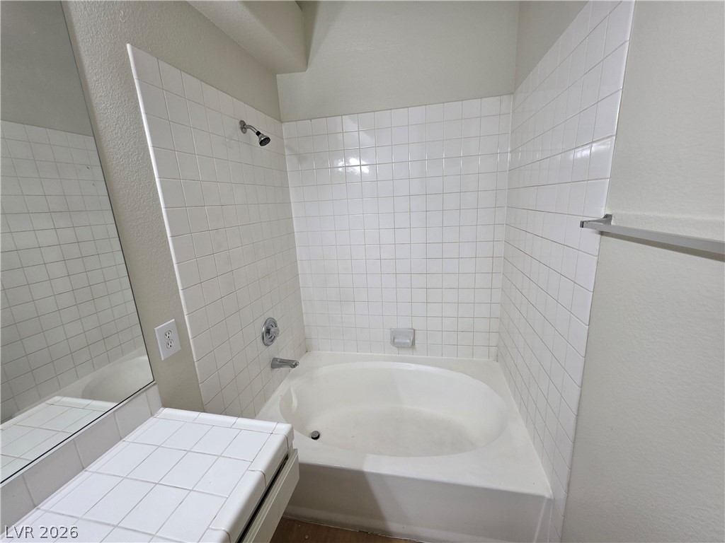 Photo 35 of 38, 2110 Los Feliz Street #2037