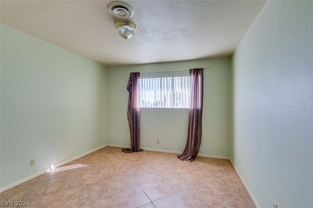 Photo 15 of 24, 2117 Las Flores Street