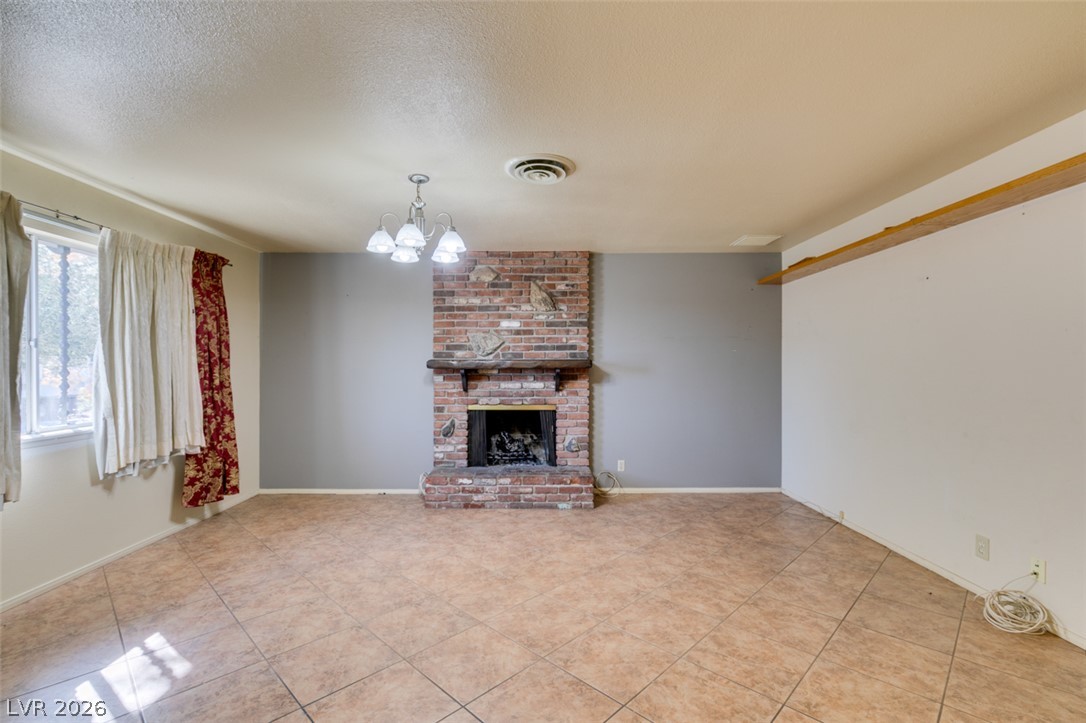Photo 3 of 2117 Las Flores Street