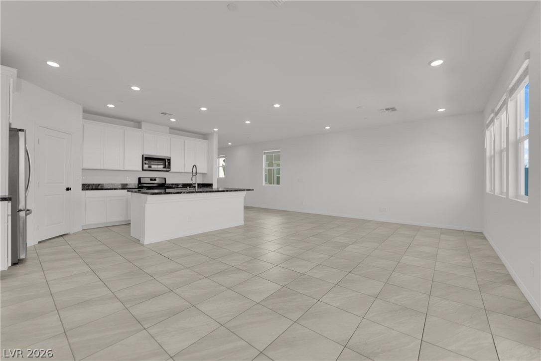 Photo 13 of 67, 2406 Bellinzona Place