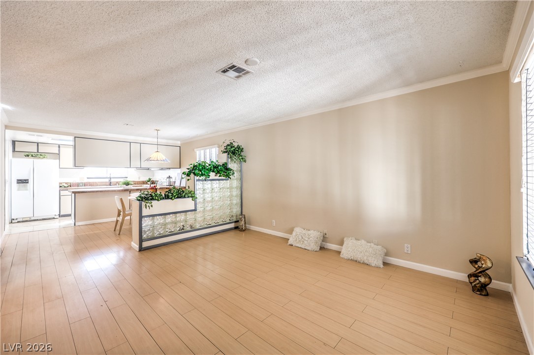 Photo 8 of 29, 3240 Cameron Street #D