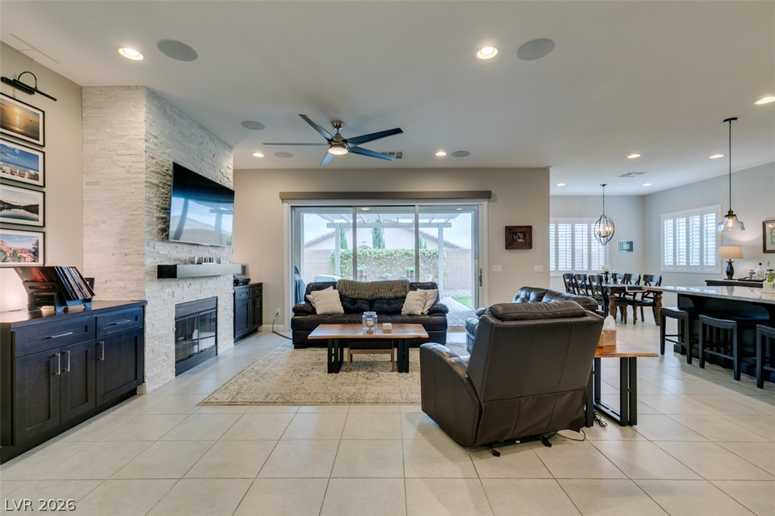 Photo 8 of 52, 7326 Winesburg Street