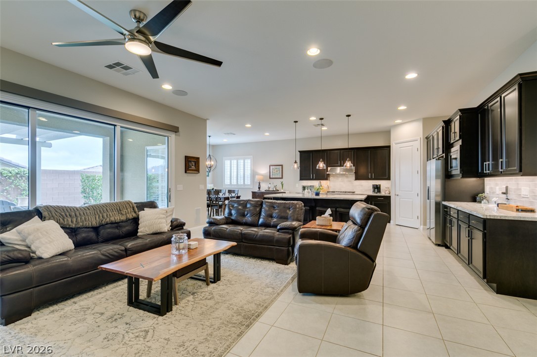 Photo 10 of 52, 7326 Winesburg Street