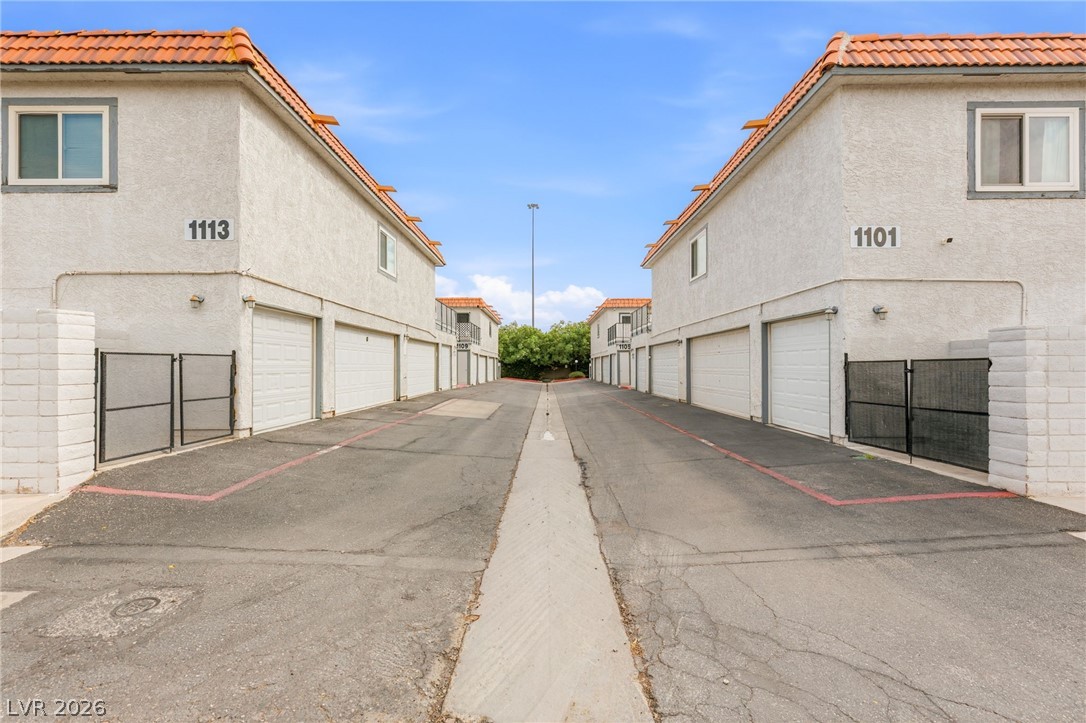 Photo 32 of 35, 1101 Willow Tree Drive #D