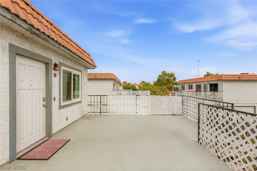Photo 6 of 35, 1101 Willow Tree Drive #D