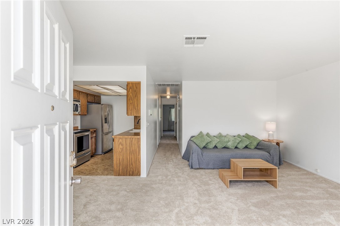 Photo 8 of 35, 1101 Willow Tree Drive #D