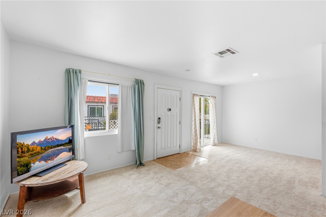 Photo 11 of 35, 1101 Willow Tree Drive #D