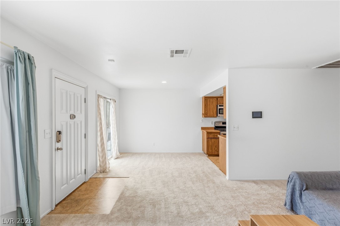Photo 13 of 35, 1101 Willow Tree Drive #D