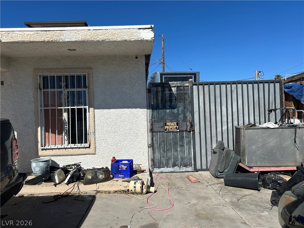Photo 2 of 2129 Franklin Avenue