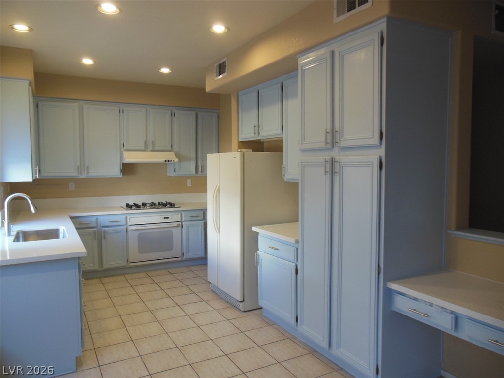 Photo 4 of 8056 Bonaventure Drive