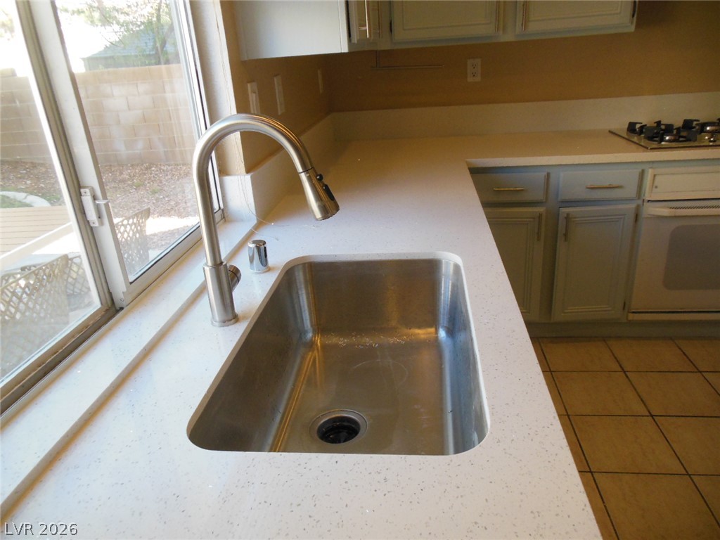 Photo 6 of 21, 8056 Bonaventure Drive