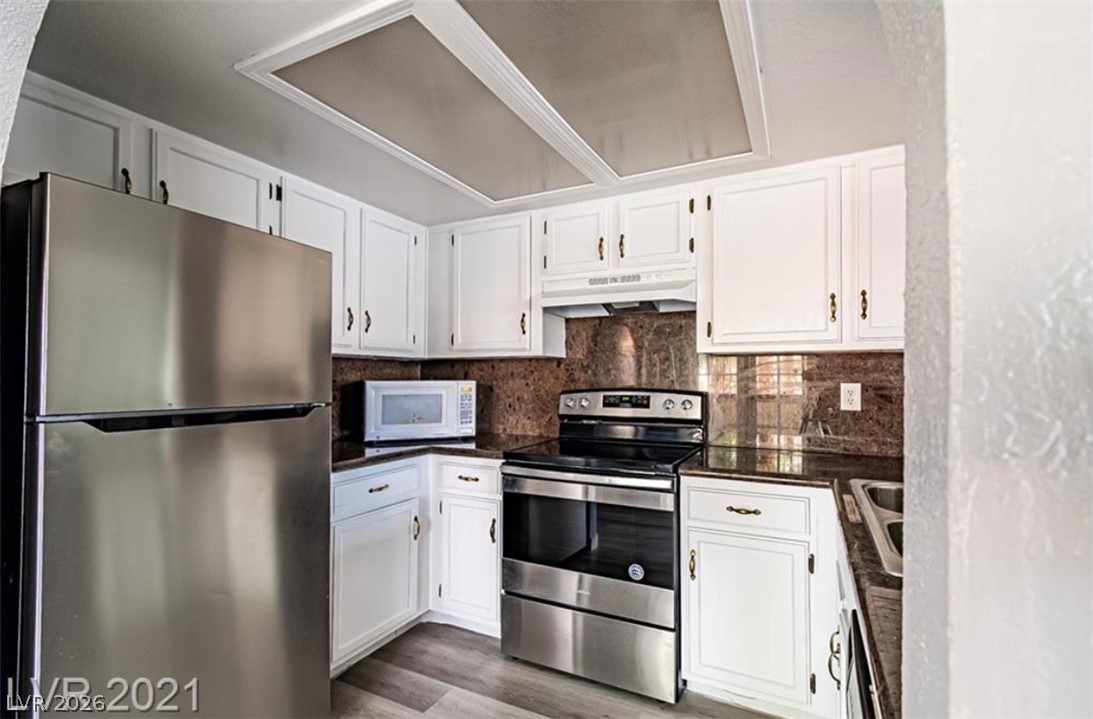 Photo 7 of 25, 6137 W Oakey Boulevard #D