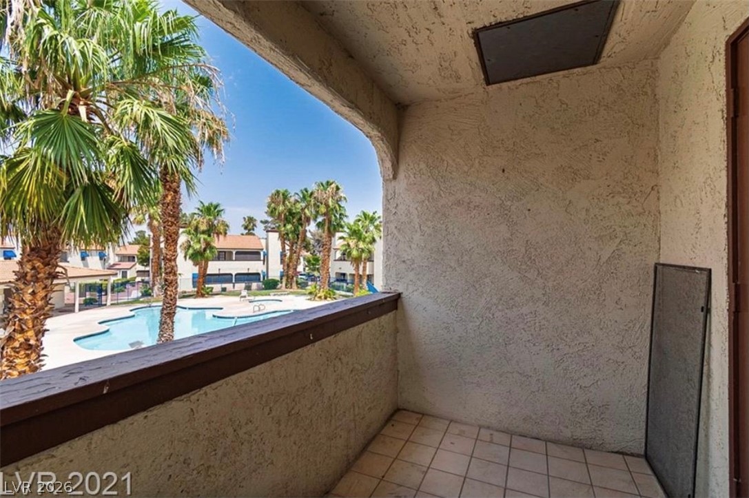 Photo 16 of 25, 6137 W Oakey Boulevard #D