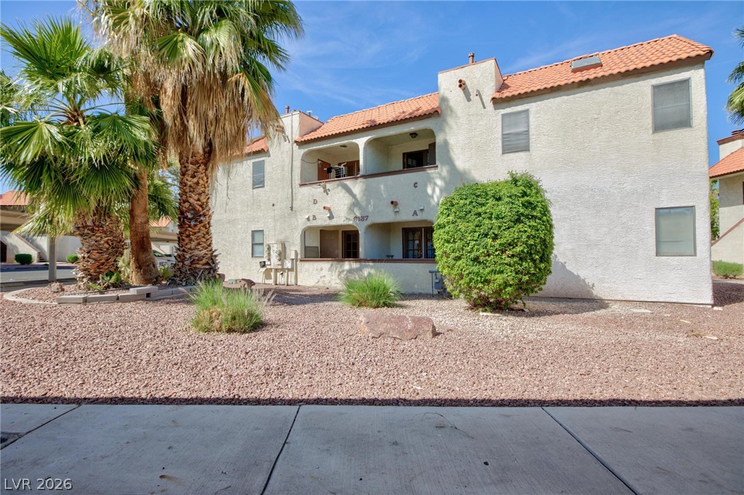 Photo 17 of 25, 6137 W Oakey Boulevard #D