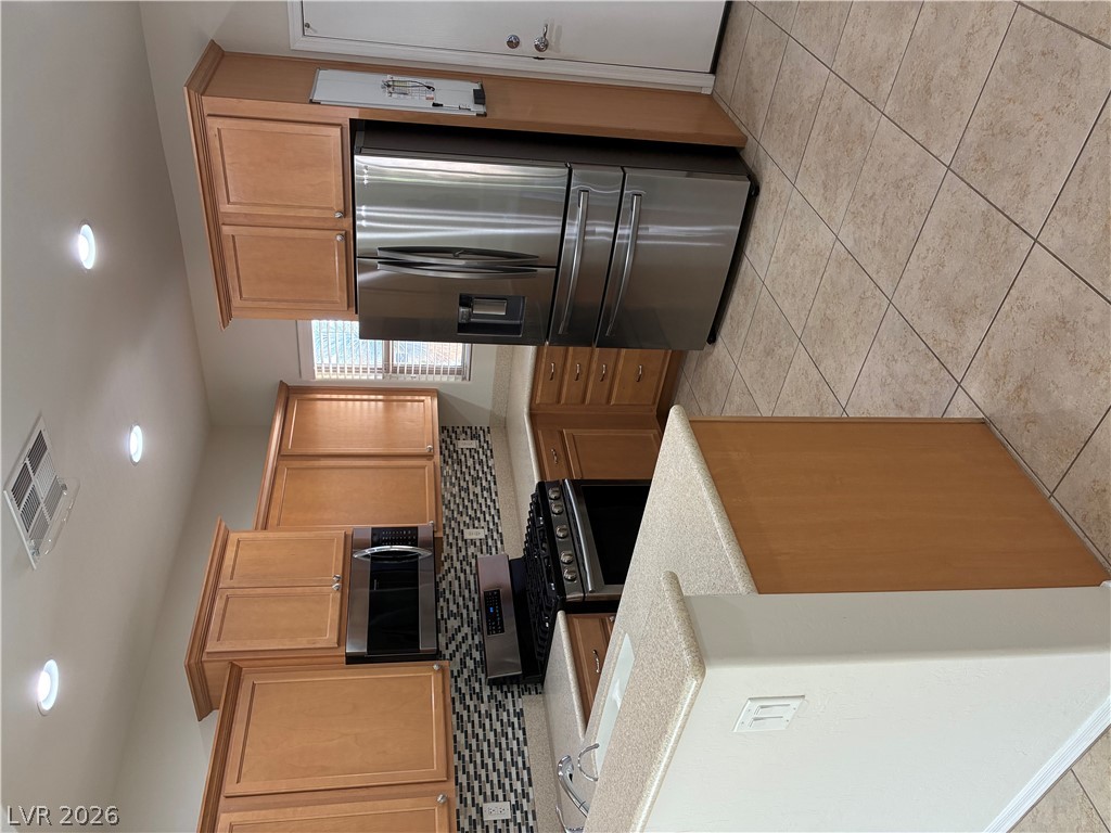 Photo 4 of 6096 Corbin Avenue
