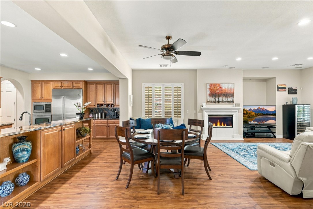 Photo 7 of 33, 3364 Saddlebrook Street