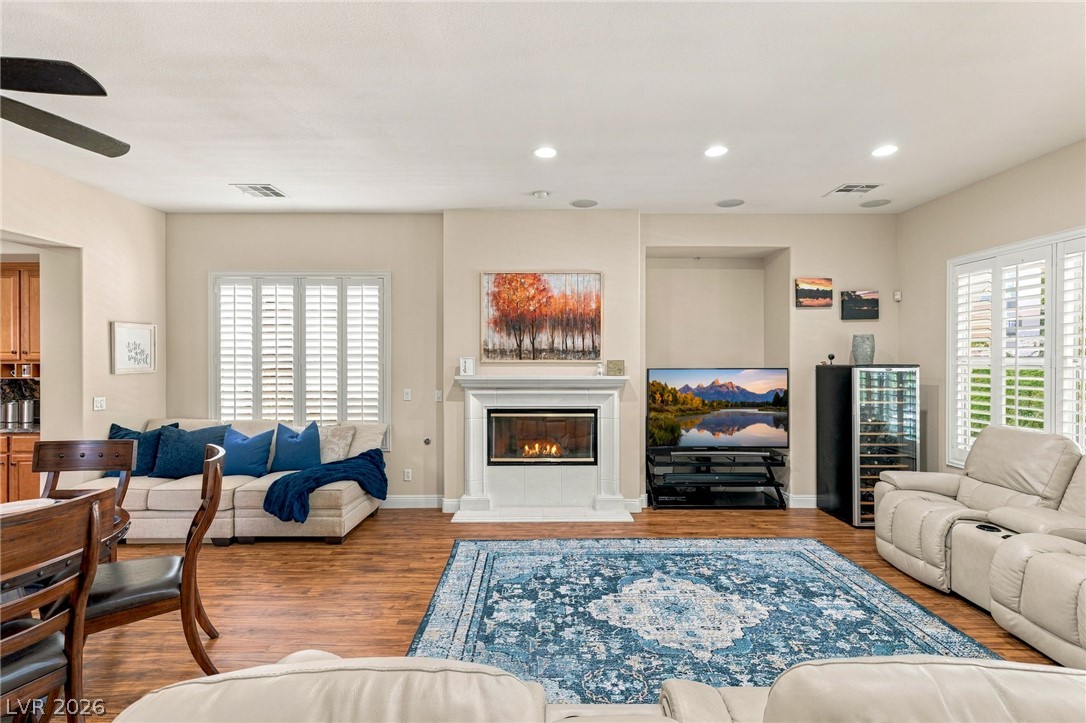 Photo 10 of 33, 3364 Saddlebrook Street