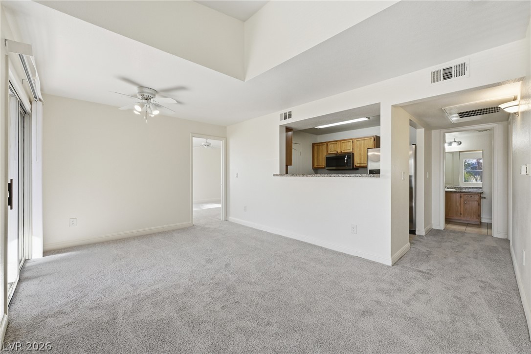 Photo 9 of 33, 5055 W Hacienda Avenue #2023