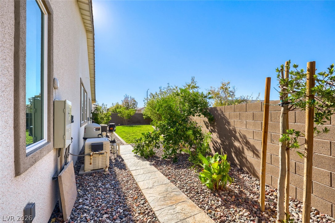 Photo 71 of 94, 2510 Inverleven Avenue