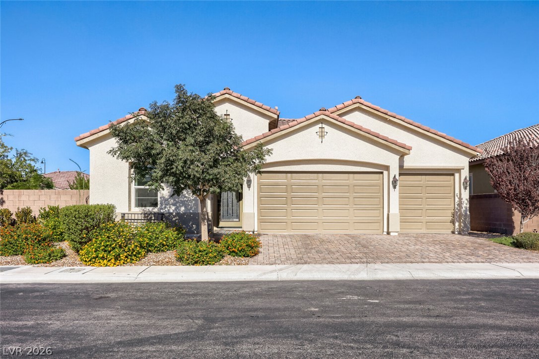 Photo 2 of 2510 Inverleven Avenue