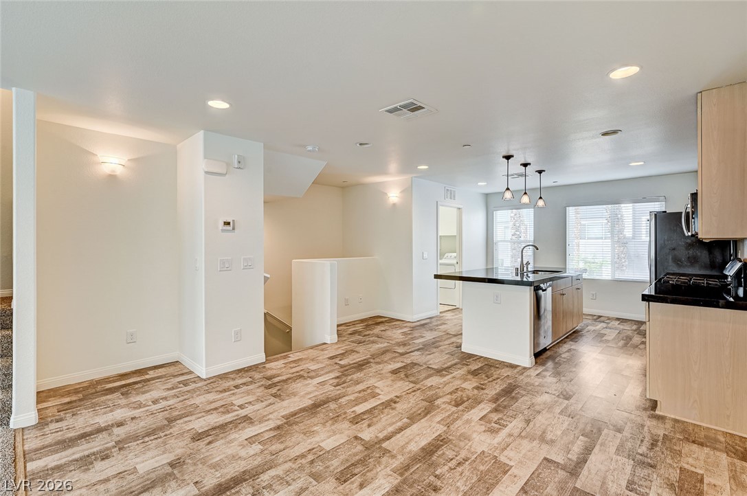 Photo 11 of 54, 9050 W Tropicana Avenue #1032