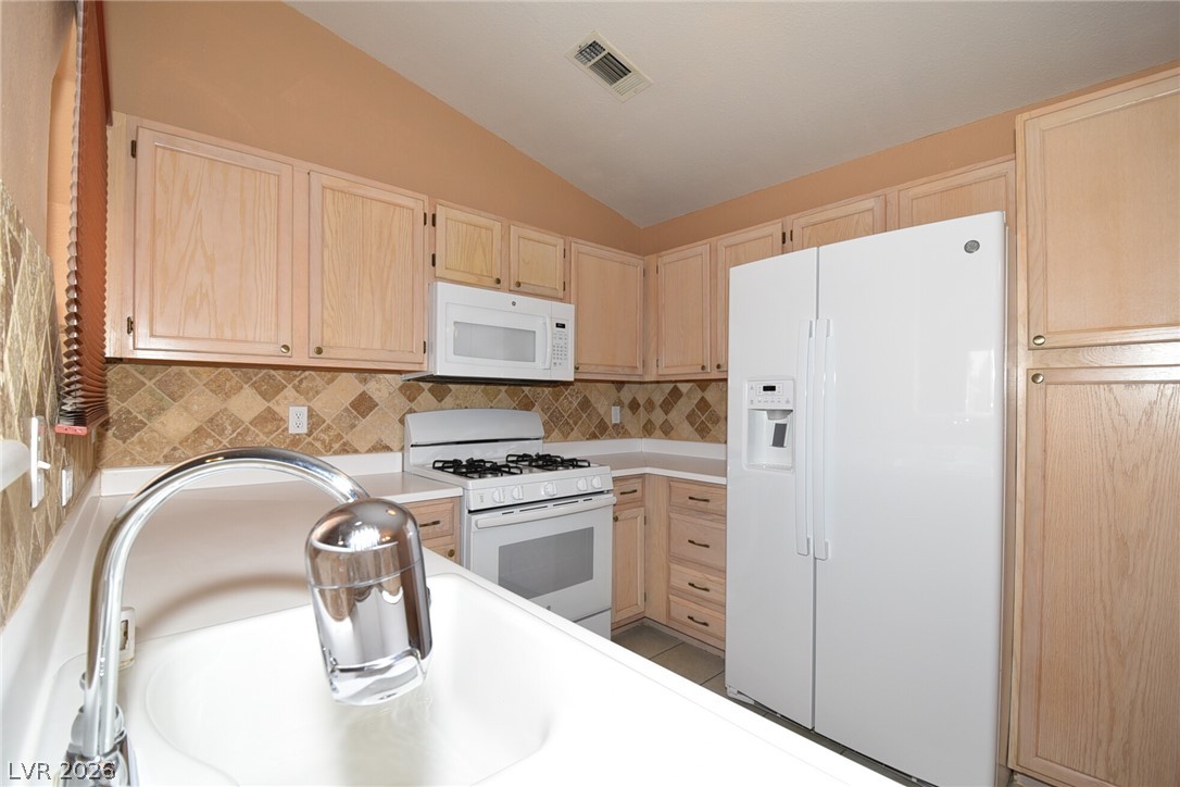 Photo 2 of 5415 W Harmon Avenue #2135