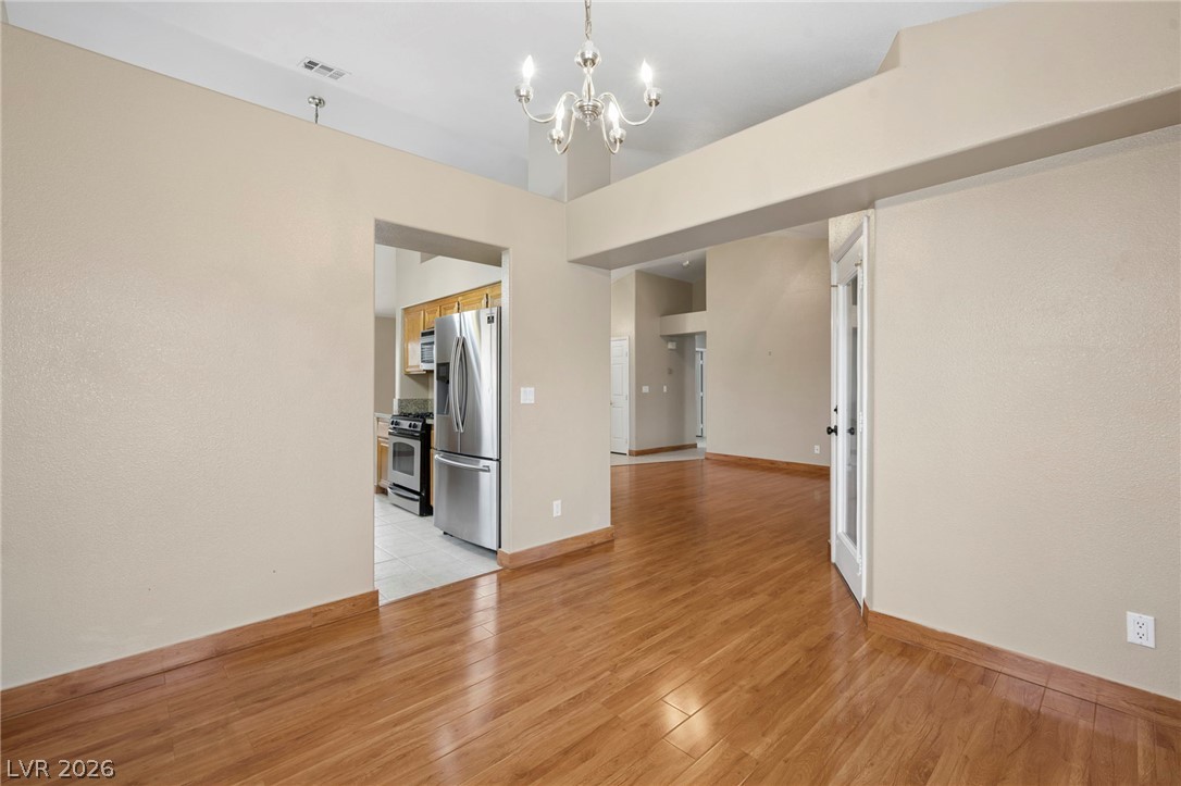Photo 5 of 2726 Woodbine Avenue
