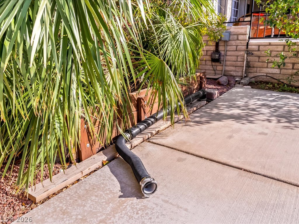 Photo 7 of 49, 513 Dolores Drive