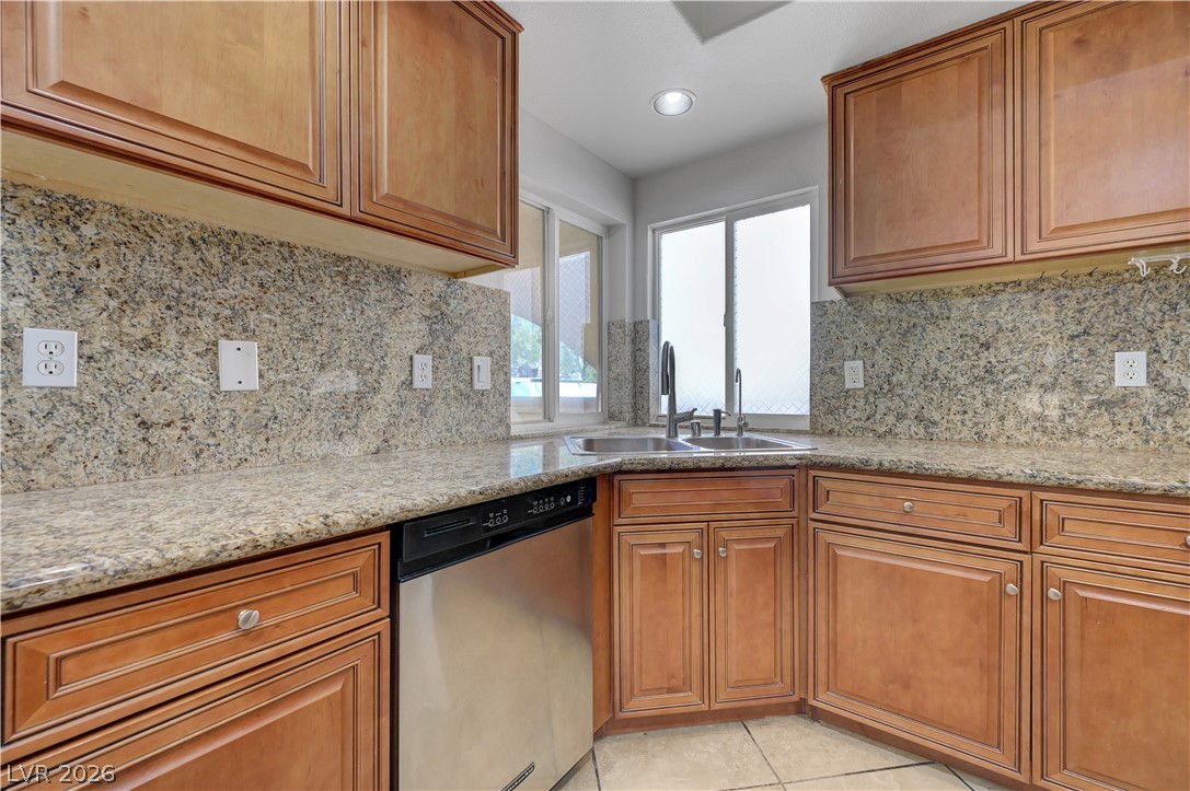Photo 15 of 61, 7837 Spindrift Cove Street