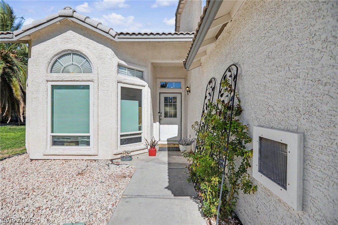 Photo 5 of 5004 Desert Fir Drive