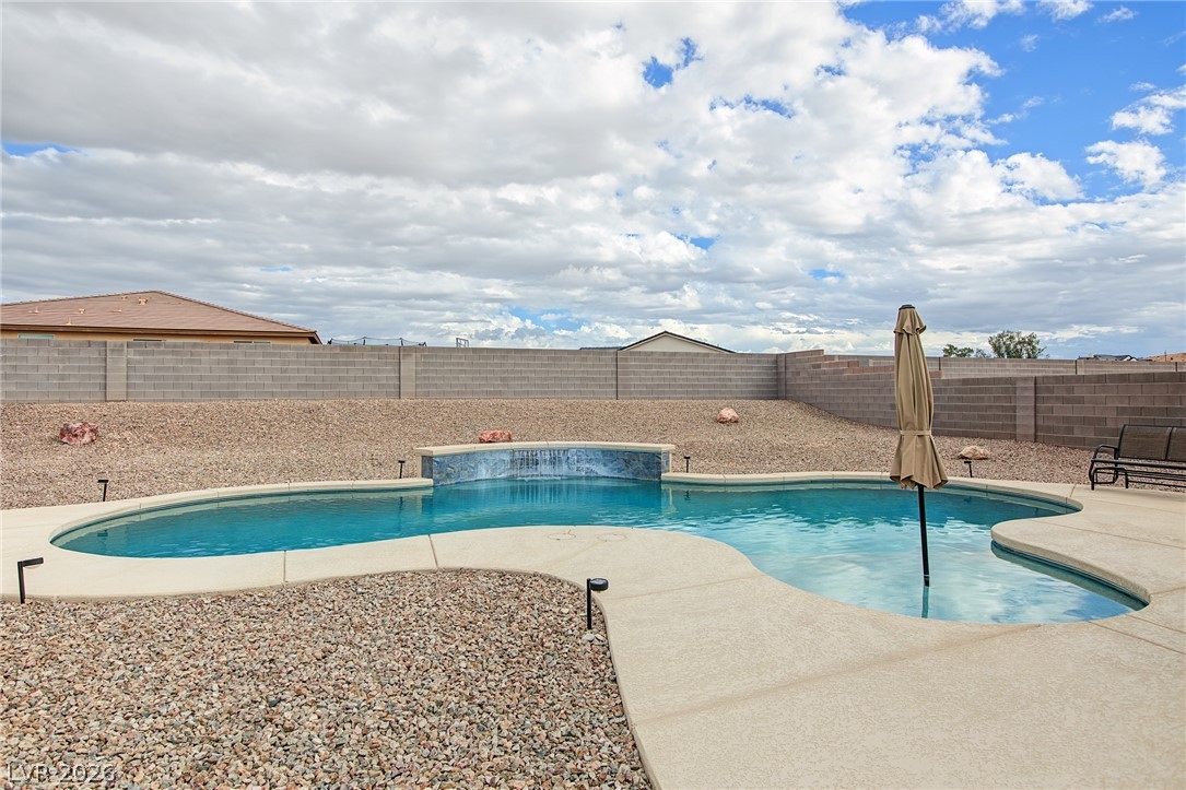 Photo 4 of 1532 Paintbrush Way