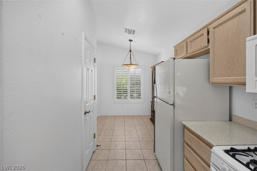 Photo 13 of 42, 493 Dalgreen Place