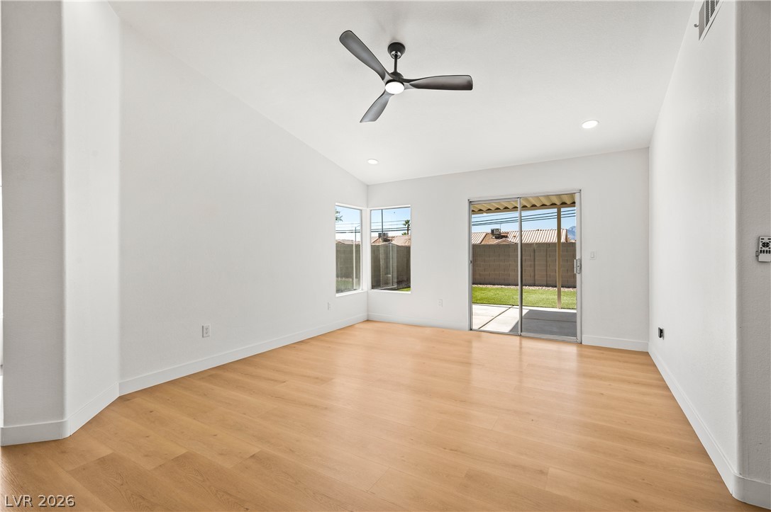 Photo 4 of 3519 Oberon Lane