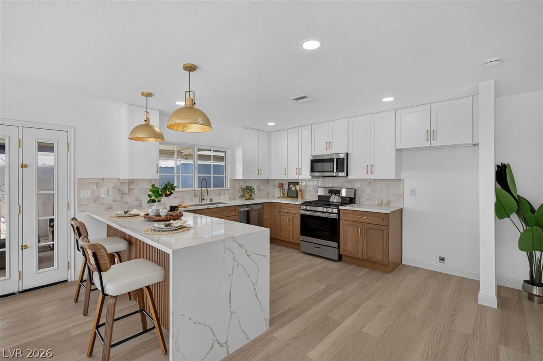 Photo 4 of 3939 Meadowglen Drive