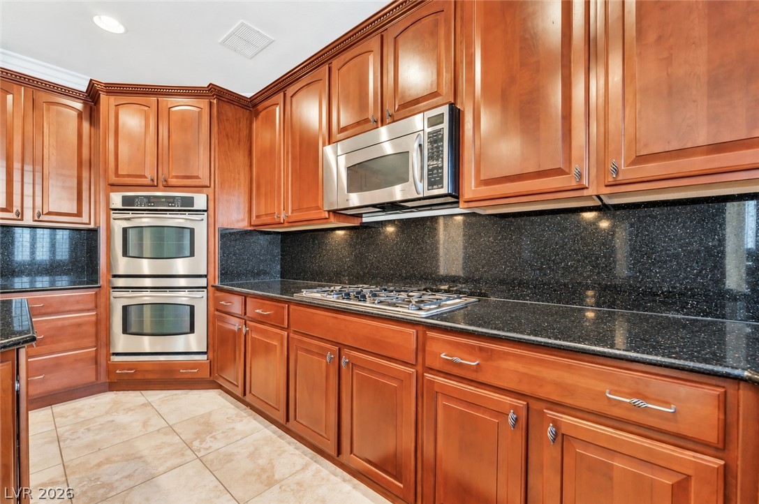 Photo 13 of 44, 2752 Tarbert Street