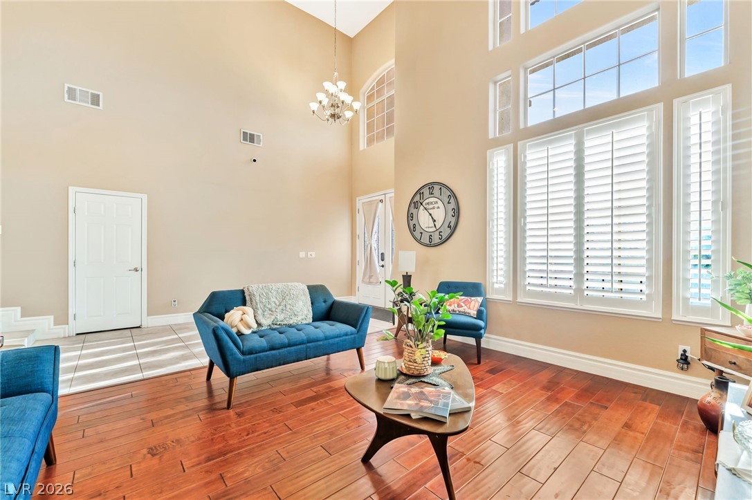 Photo 4 of 2752 Tarbert Street