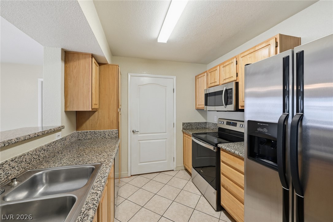 Photo 12 of 32, 5055 W Hacienda Avenue #1003