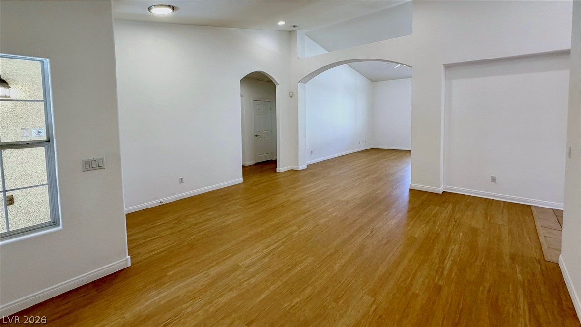 Photo 3 of 688 Vineland Avenue