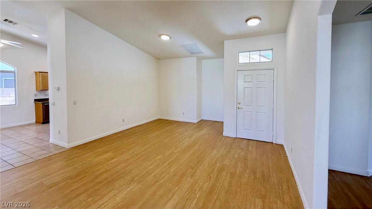 Photo 4 of 688 Vineland Avenue