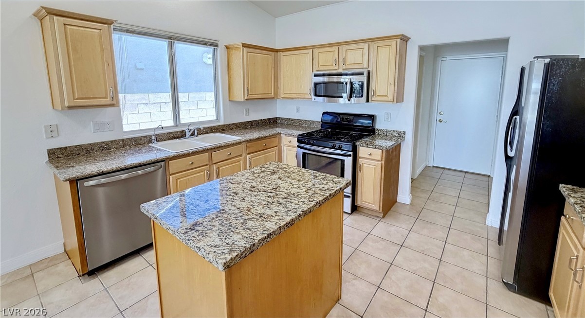 Photo 5 of 688 Vineland Avenue