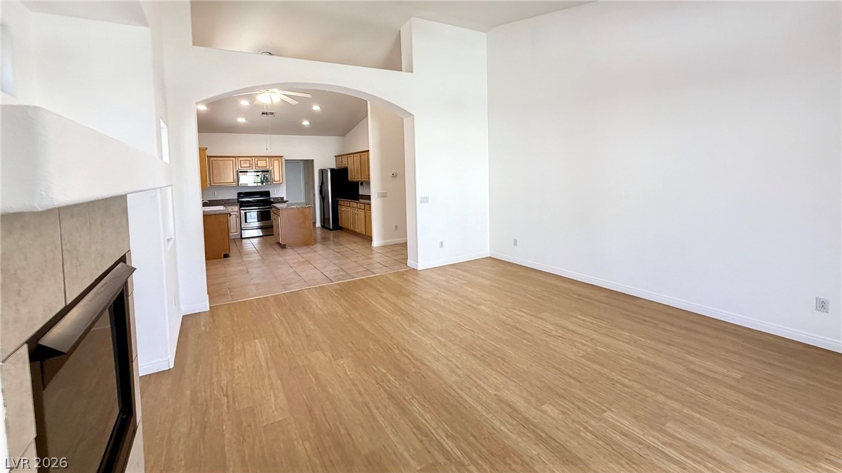 Photo 10 of 28, 688 Vineland Avenue