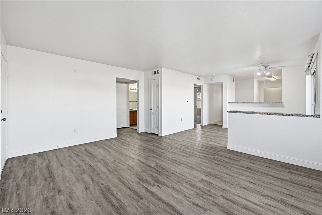 Photo 9 of 32, 5055 W Hacienda Avenue #1220