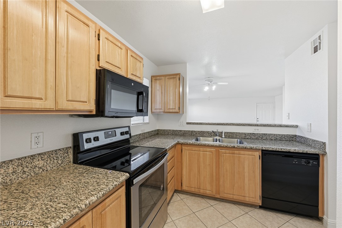 Photo 11 of 32, 5055 W Hacienda Avenue #1220