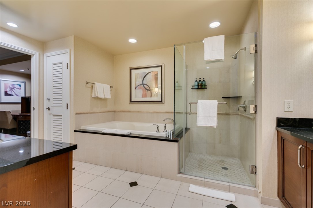 Photo 38 of 45, 135 E HARMON Avenue #2402