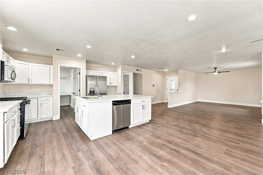 Photo 10 of 38, 5444 Northridge Lane