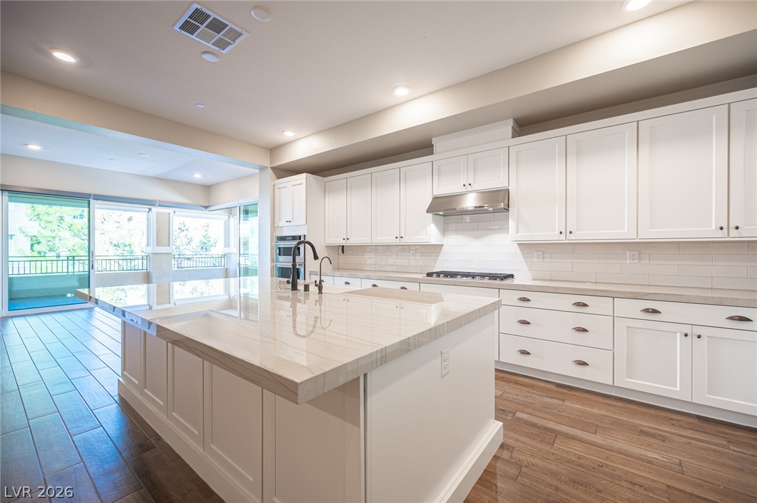 Photo 27 of 87, 9200 S Las Manaitas Avenue #202