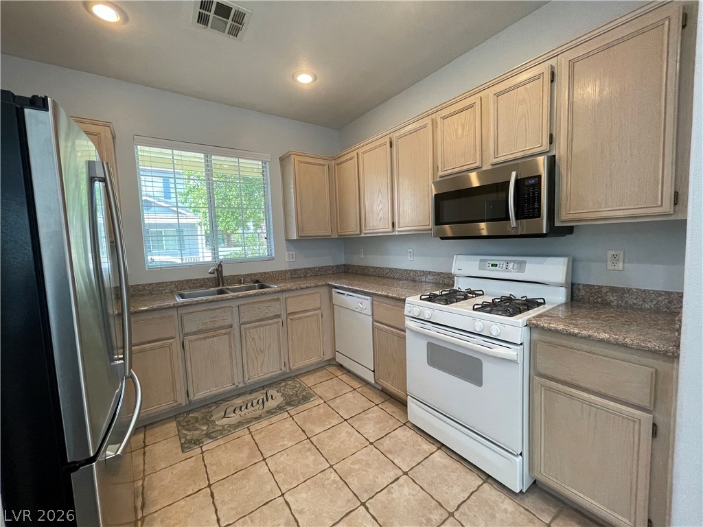 Photo 4 of 10418 Cherry Brook Street